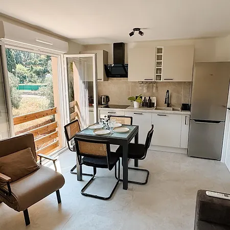 Au Coeur De Apartment