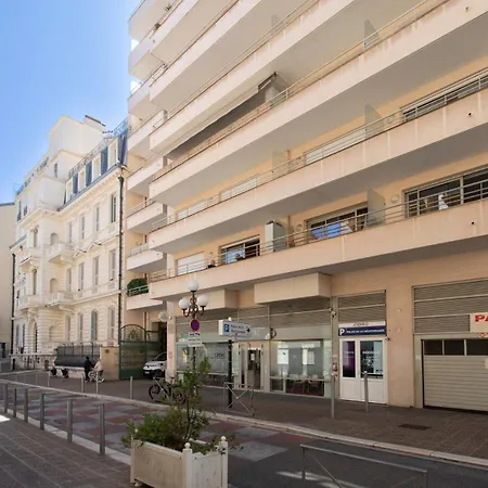 Les Residences Du Palais Le Riviera 2 A Coucher Apartment *