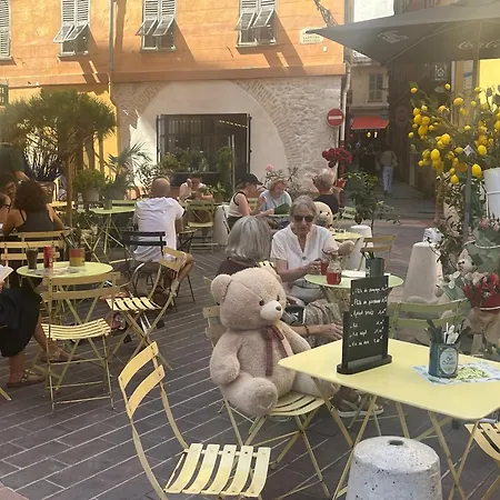 Apartment Unique Dans Le Vieux-nice! Avec Jardin Et Terrasse *