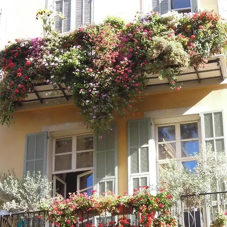 Apartment Unique Dans Le Vieux-nice! Avec Jardin Et Terrasse