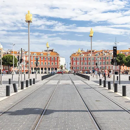 190m2 Place Massena Vue Iconique Architecte Nice
