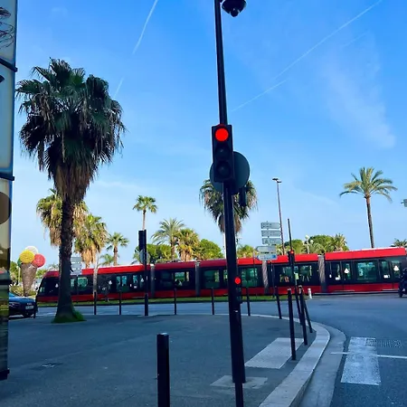 Apartment Lumineux, 5 Min De La Plage, 2 Personnes, Calme Nice
