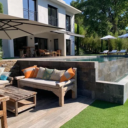 Californian 4 Bedrooms Nice