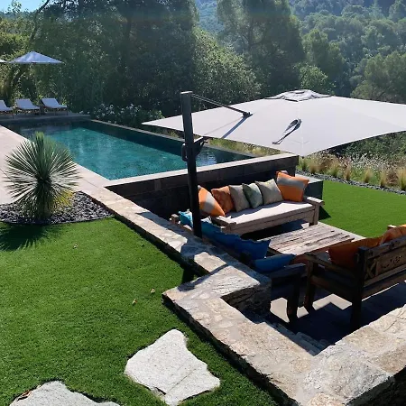 Californian 4 Bedrooms *