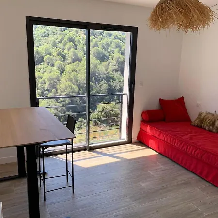 Californian 4 Bedrooms * Nice
