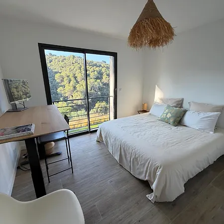 Californian 4 Bedrooms * Nice