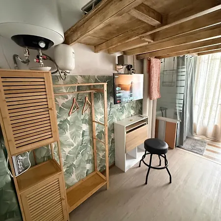 Partie D Appartement, Independant Avec Cuisine A Partager Nice