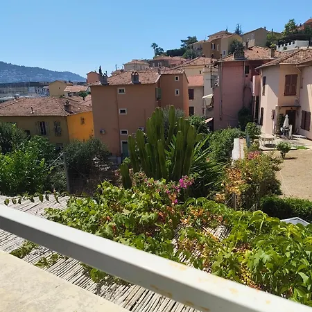 28 Av J-richepin Apartment