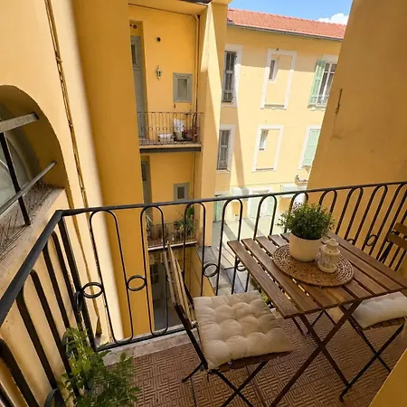 Apartment Lumineux Avec Balcon Quartier Liberation