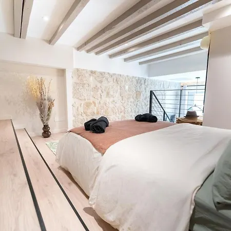 Apartment Downtown Duplex, Clim, 15 Min Walk To The Sea
