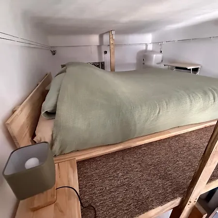 Partie D Appartement, Independant Avec Cuisine A Partager Apartment *
