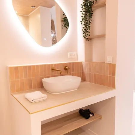 Apartment Cocon Inspire Des Pouilles A Deux Pas De La Nice