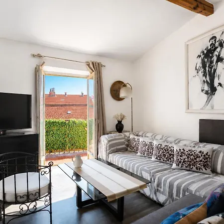 Le Balcon Du Vieux Apartment *
