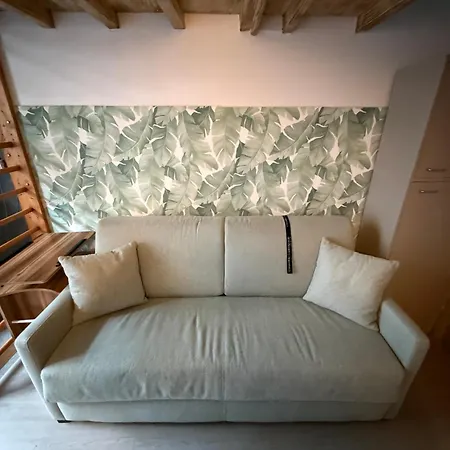 Partie D Appartement, Independant Avec Cuisine A Partager *