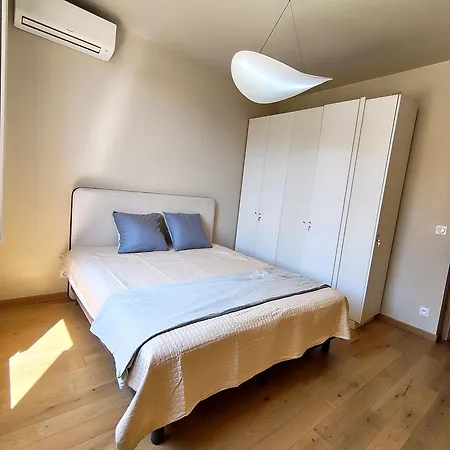 28 Av J-richepin Apartment
