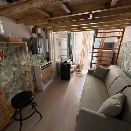 Partie D Appartement, Independant Avec Cuisine A Partager Nice