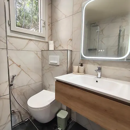 28 Av J-richepin Apartment *