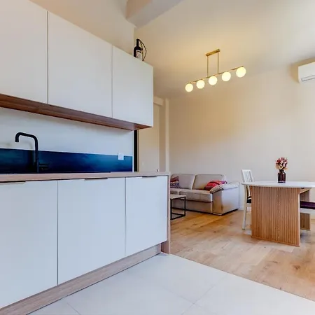 Air-conditioned And Quiet - Casa Apartment