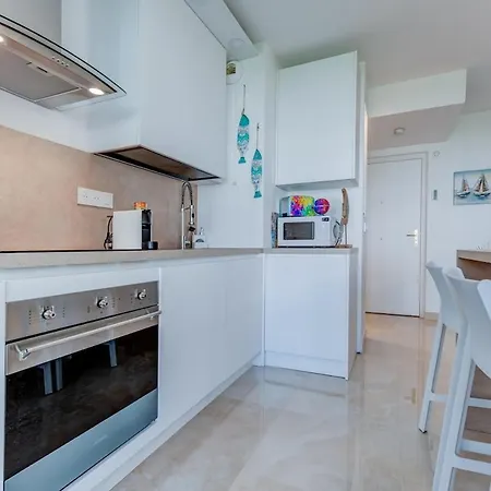 Maison Margot - A Short Walk To The Sea Apartment