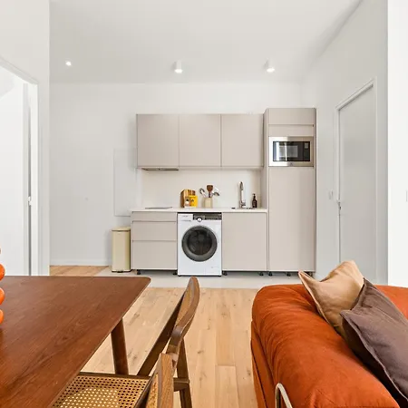 Apartment Bright & Charming 1 Bedroom *