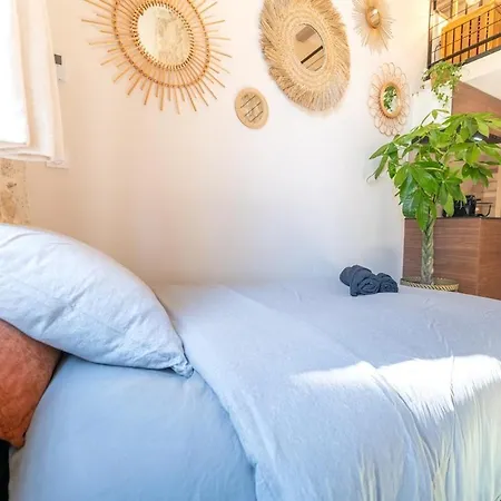 Apartment Downtown Duplex, Clim, 15 Min Walk To The Sea *