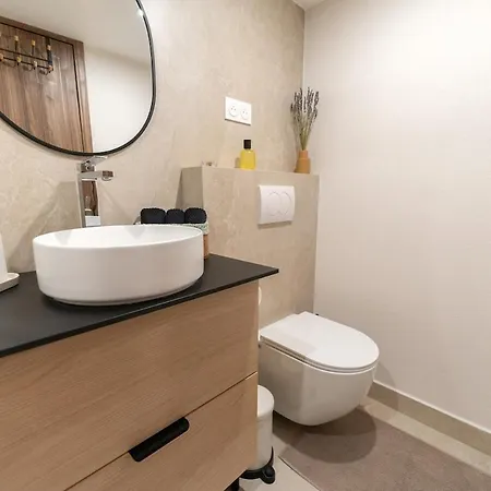 Downtown Duplex, Clim, 15 Min Walk To The Sea Nice