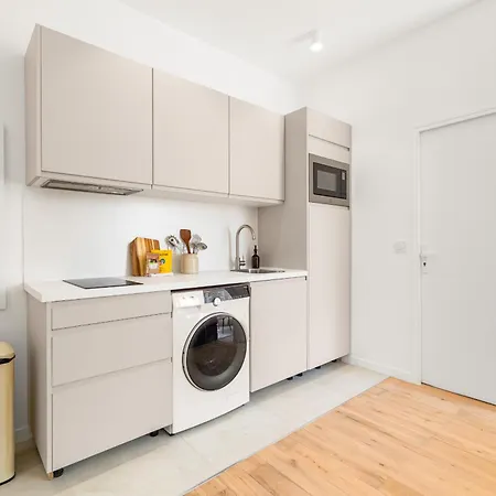 Apartment Bright & Charming 1 Bedroom *