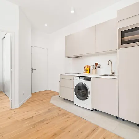 Apartment Bright & Charming 1 Bedroom Nice