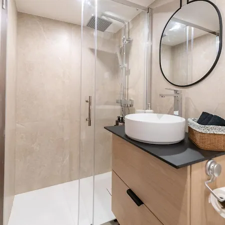 Downtown Duplex, Clim, 15 Min Walk To The Sea * Nice