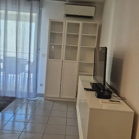 2 Pieces, Meridia Apartment *