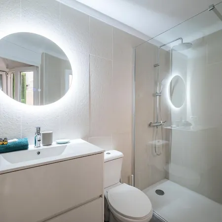 2 Bedroom Near Sea Apartment *