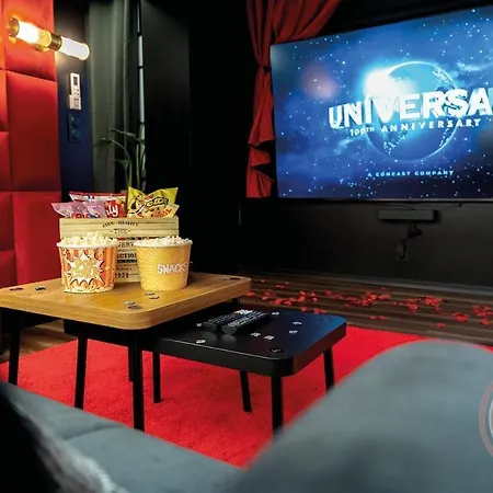 Apartment Cinema *