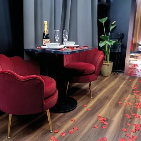 Apartment Cinema