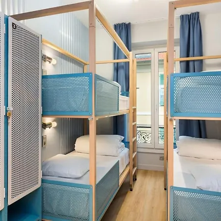 Ozz Auberge de jeunesse *