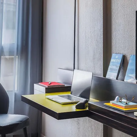 Hotel Ibis Styles Centre Port Nice