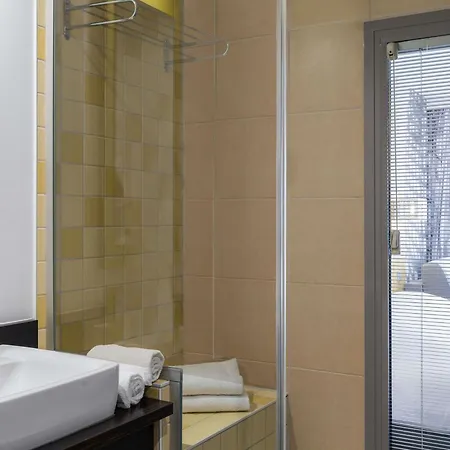 Hotel Ibis Styles Centre Port
