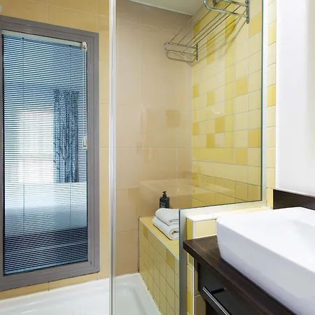 Hotel Ibis Styles Centre Port 3*