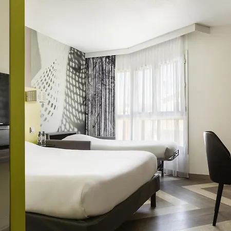 Ibis Styles Centre Port Hotel Nice
