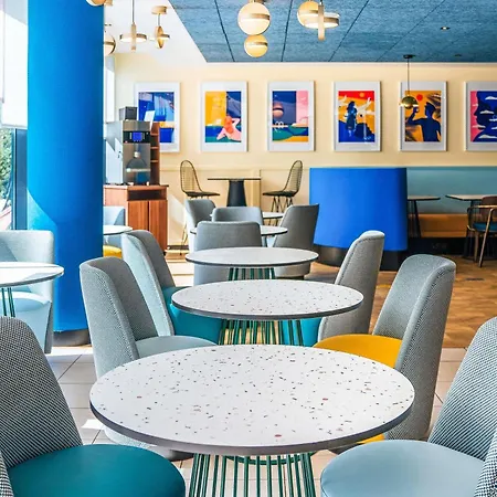 Ibis Styles Aéroport Arenas Hotel