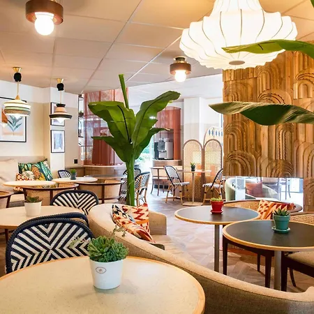 Novotel Airport