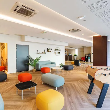 Adagio Centre 3*