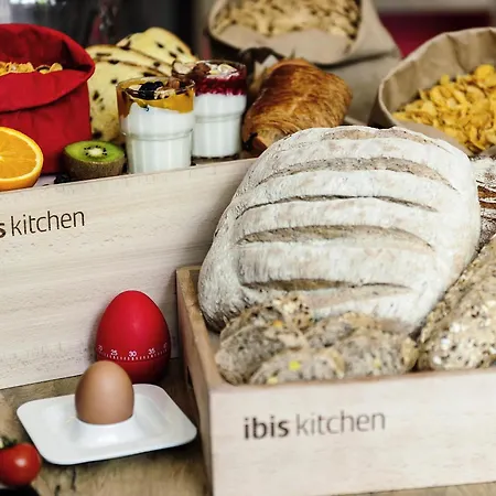 Ibis Centre Notre Dame Hotel 3*