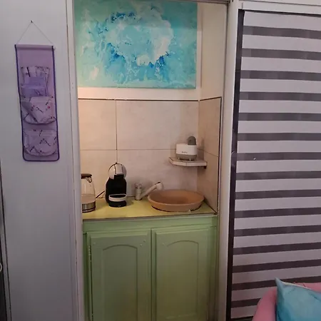 Harmonia Salle De Bain Toilettes Reserves Exclusivement Aux Voyageurs Dans 2 Pieces Atypique Original 40 M2 200 M Plages Promenade Des *