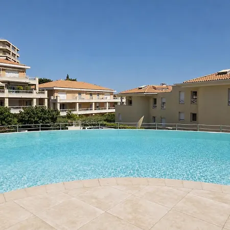 Appartement Beau 3 Pièces à - Terrasses Et Piscine