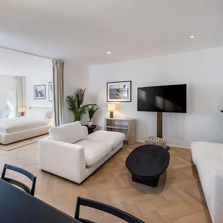 Doubletree By Hilton Centre Iconic 4*