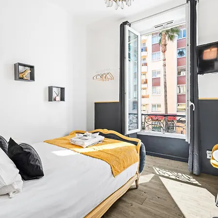 Apartment One Minute From - Air Conditioning - Wi-fi - Tram - Fully Equipped Kitchen Nice