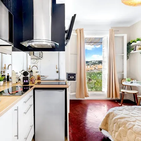 Apartment Hyper Centre - Balcon - Calme - Climatisation - Wifi - Tramway - Cuisine Equipe