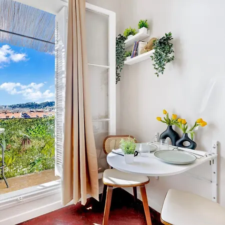 Hyper Centre - Balcon - Calme - Climatisation - Wifi - Tramway - Cuisine Equipe Apartment