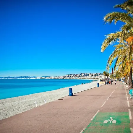 Hyper Centre - Balcon - Calme - Climatisation - Wifi - Tramway - Cuisine Equipe Apartment *