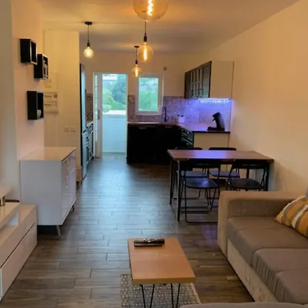 Beautiful 45 M With Balcony In * Nice